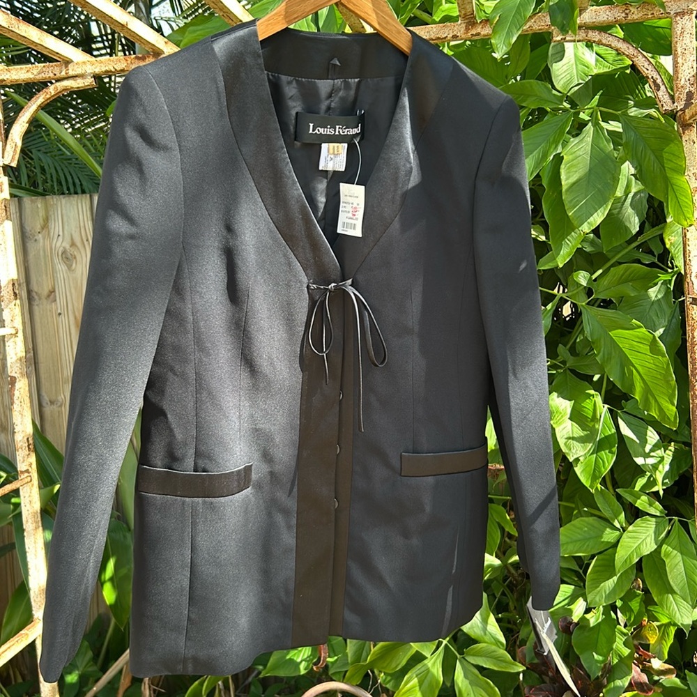 NWT Louis Féraud 100% silk black button up tie front satin trimmed blazer - Picture 3 of 9